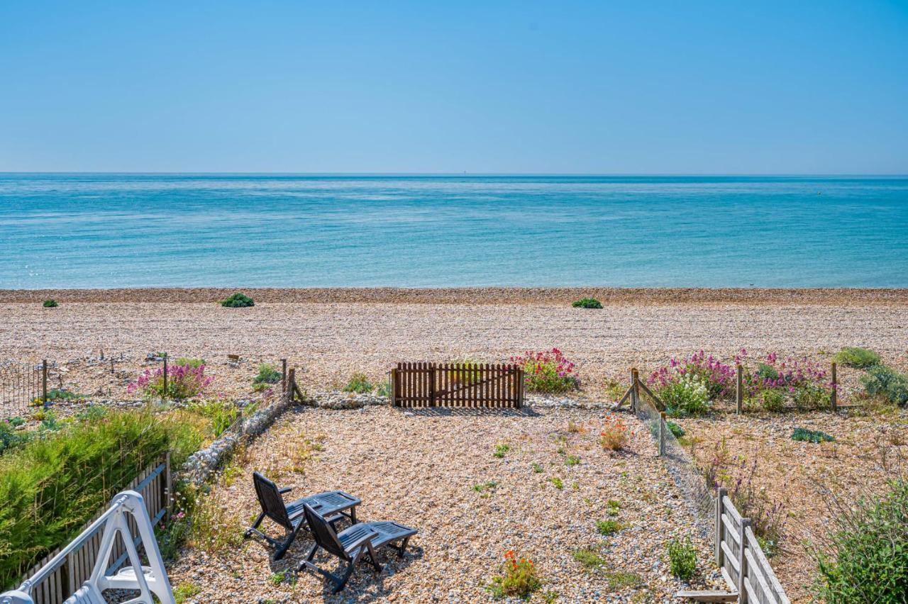 Pebble Paradise Beachfront Family Getaway Pevensey Esterno foto