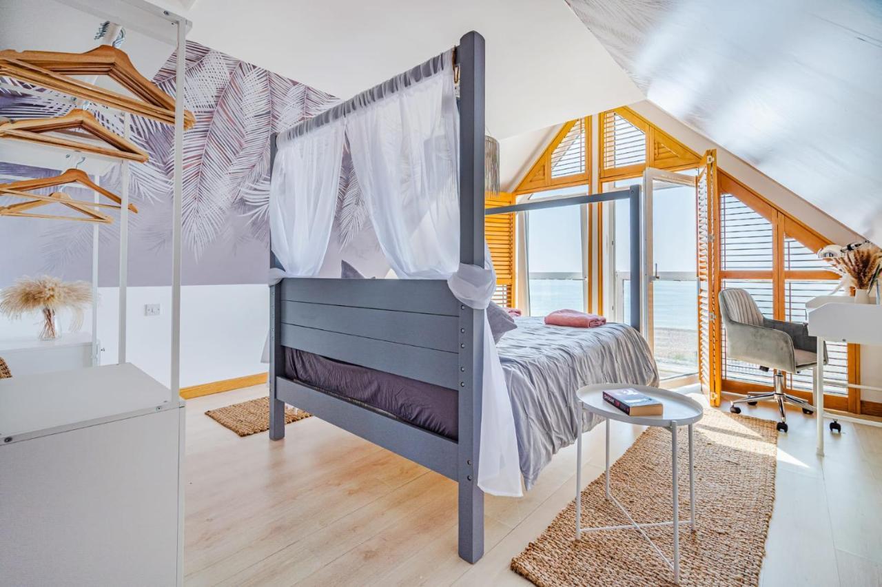 Pebble Paradise Beachfront Family Getaway Pevensey Esterno foto