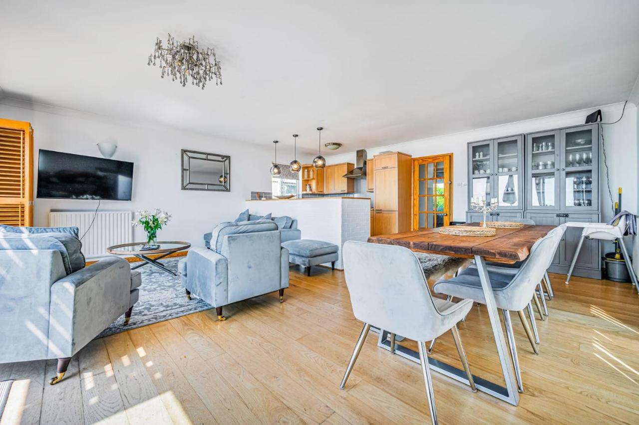 Pebble Paradise Beachfront Family Getaway Pevensey Esterno foto