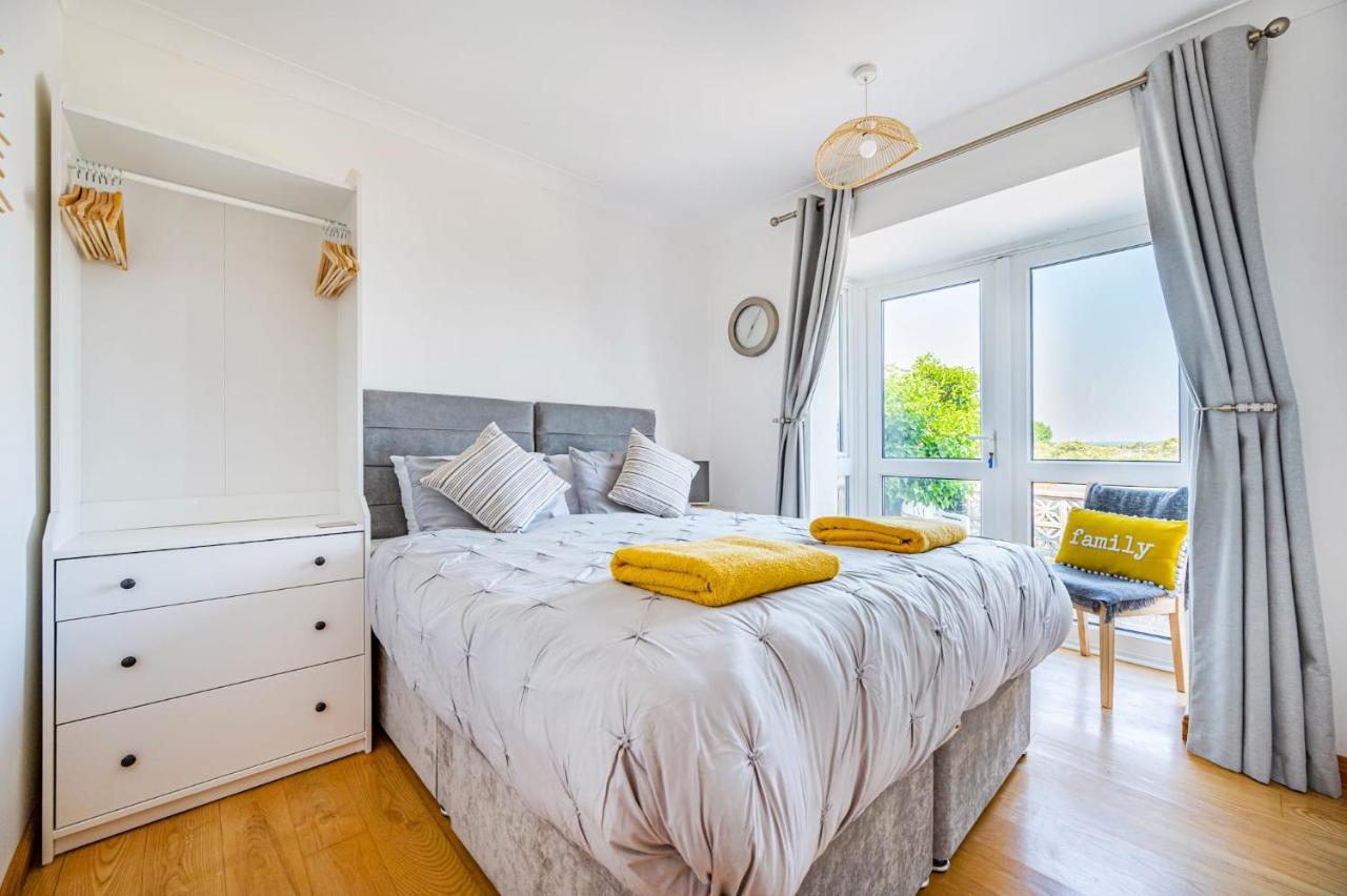 Pebble Paradise Beachfront Family Getaway Pevensey Esterno foto