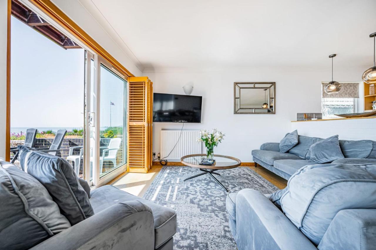 Pebble Paradise Beachfront Family Getaway Pevensey Esterno foto